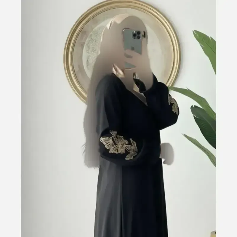 عبا پروانه گلدوزی شده جنس الیزه گرم بالا رنگ مشکی